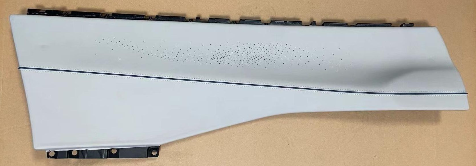 大众 VW426 透光 3D Mesh 门板中嵌包覆案例